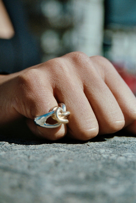 The blue signet ring - permanent