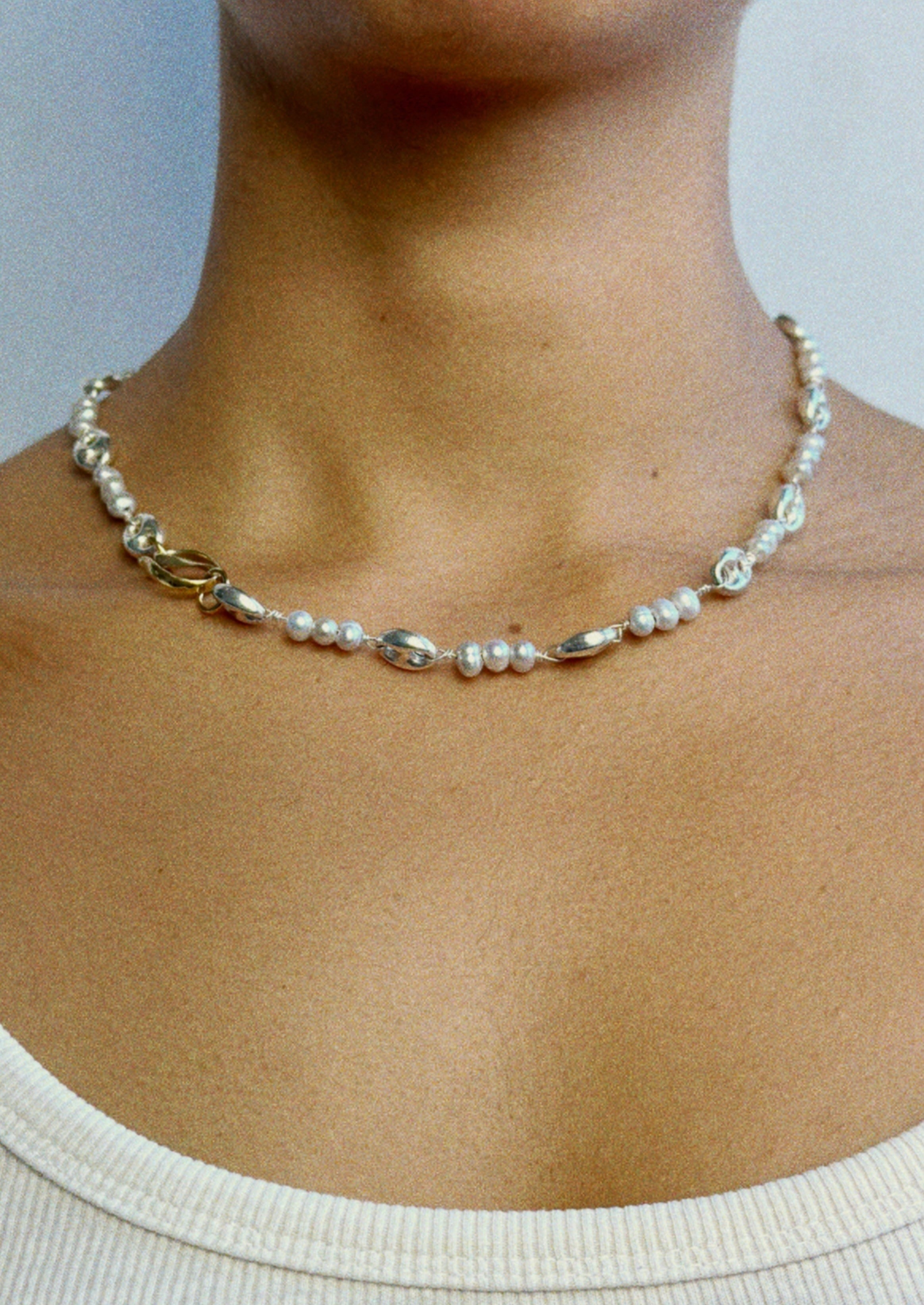 Collier unique - maille café en argent et perles grises