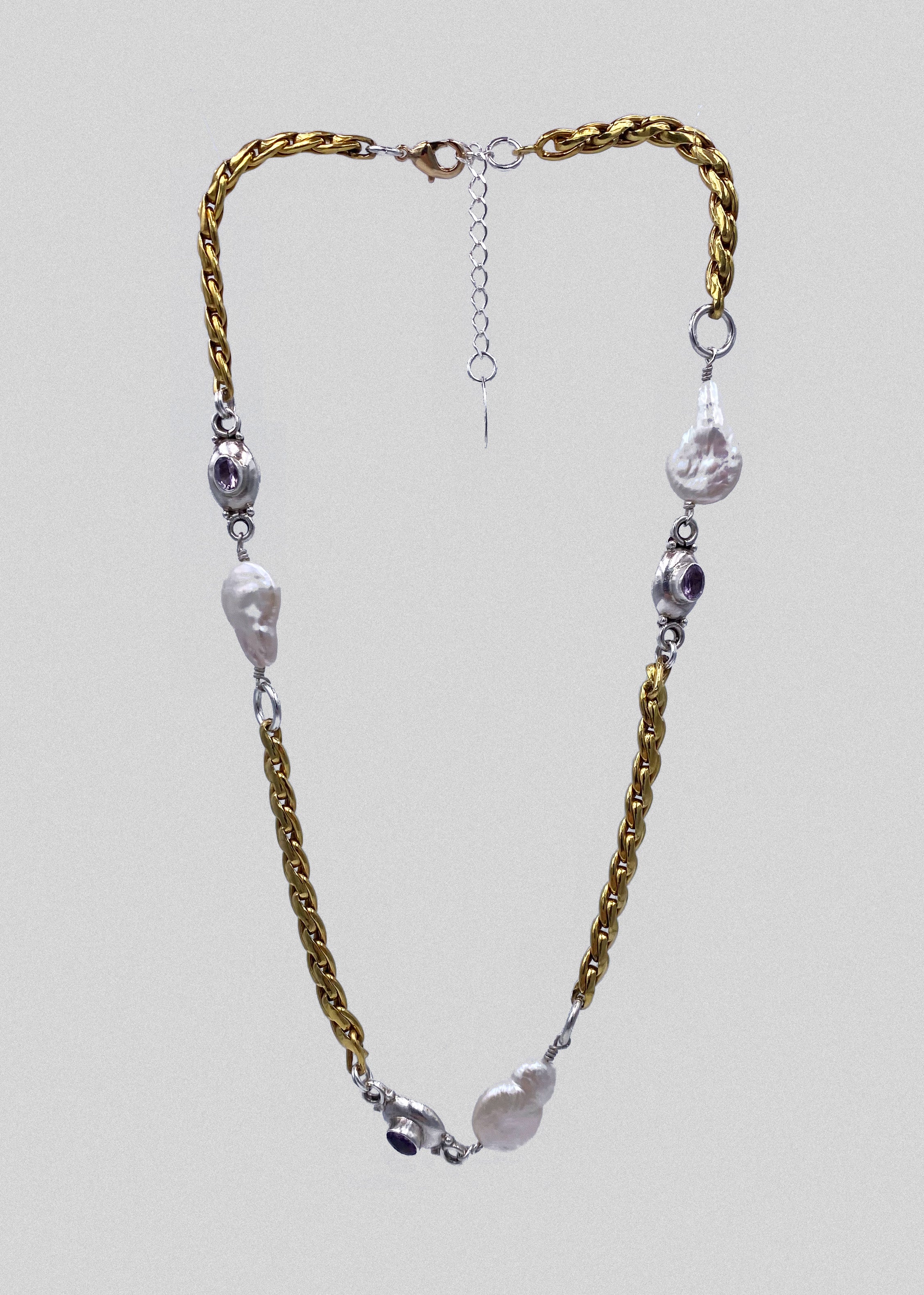 Collier unique - plaqué or ancien, améthyste, argent massif, perles baroques