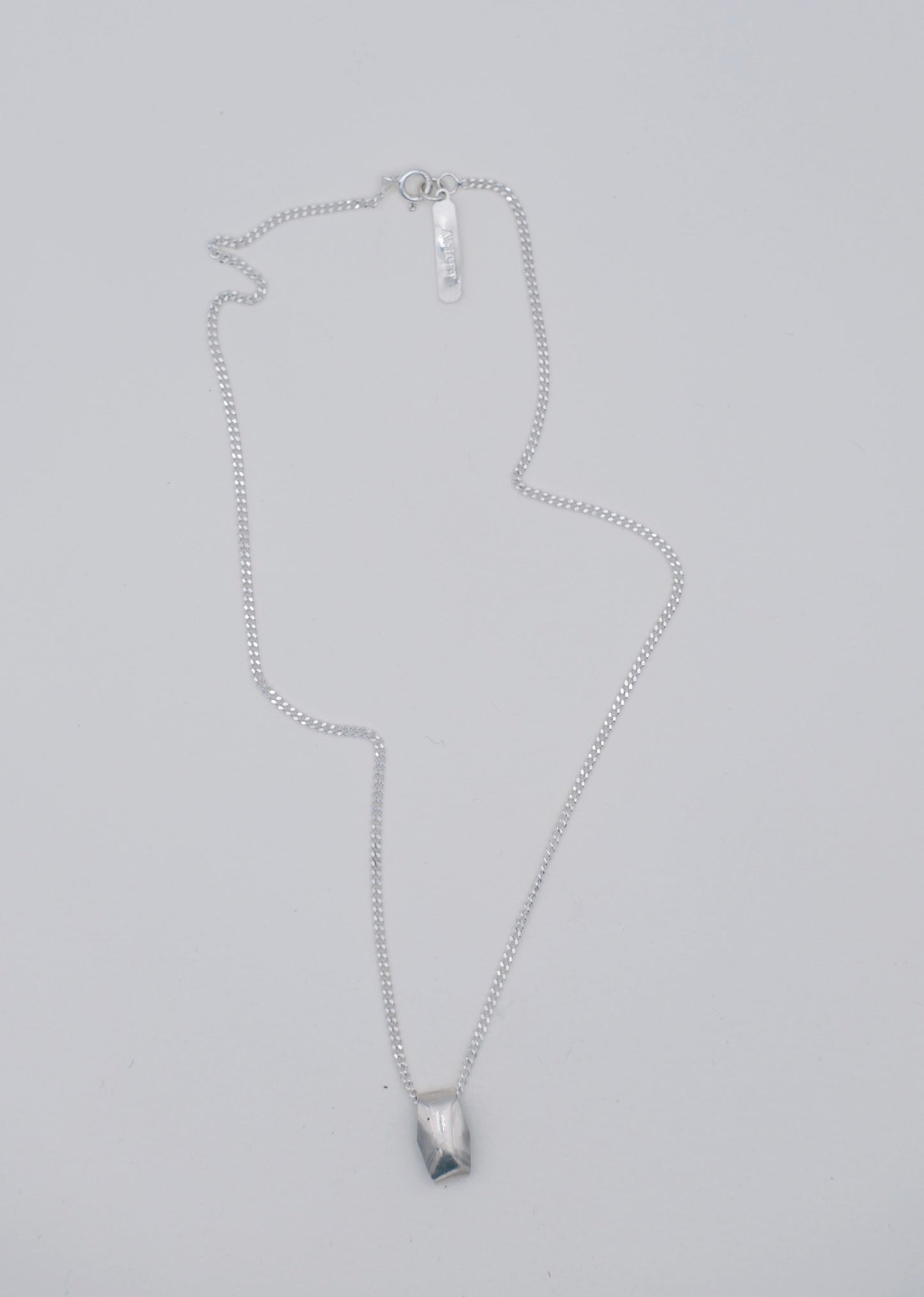 Collier - Le pendentif martelé - en argent