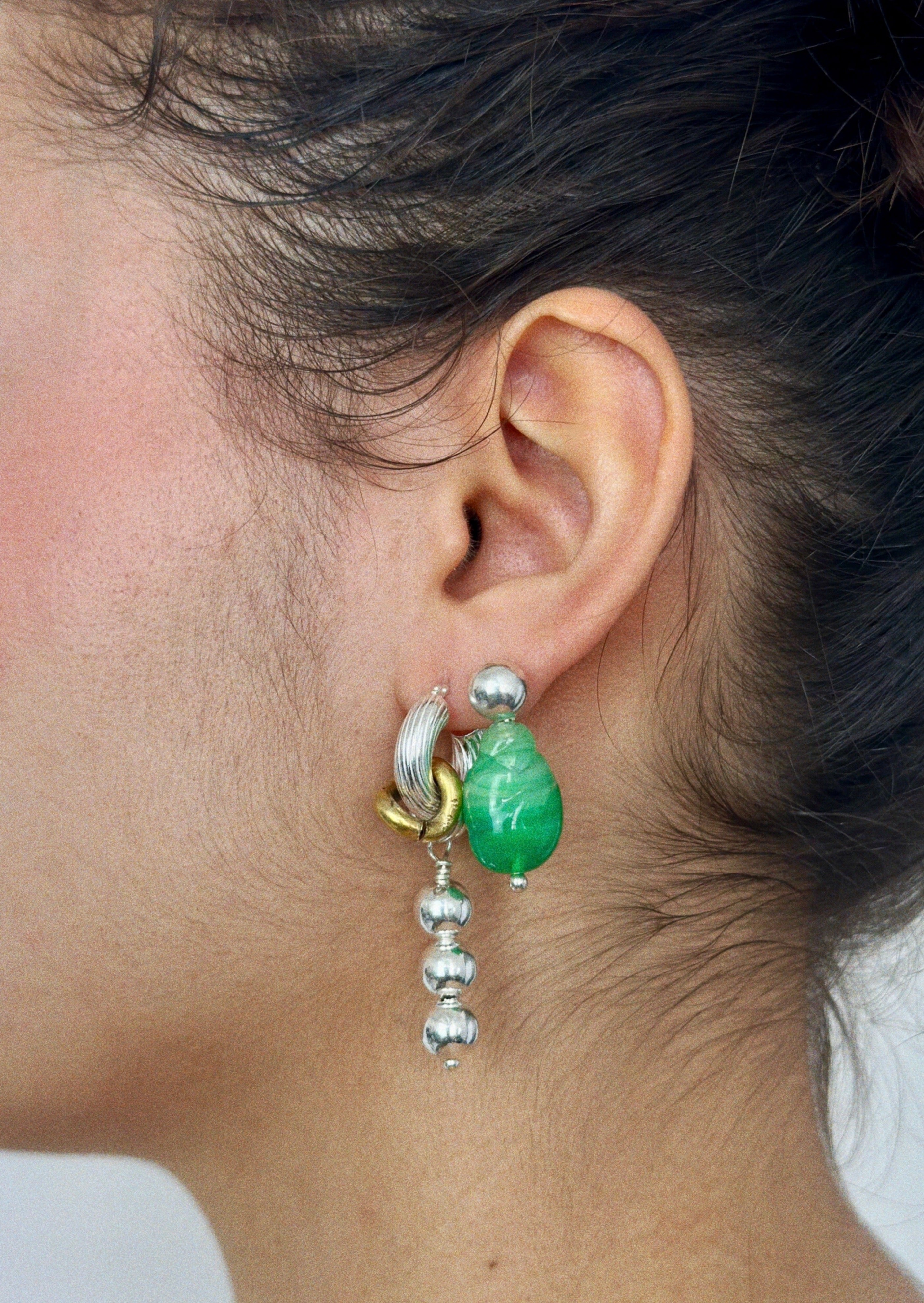 Boucles d'oreilles - Créoles en argent, perles d'argent, goutte de verre