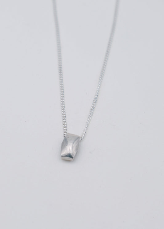 Collier - Le pendentif martelé - en argent