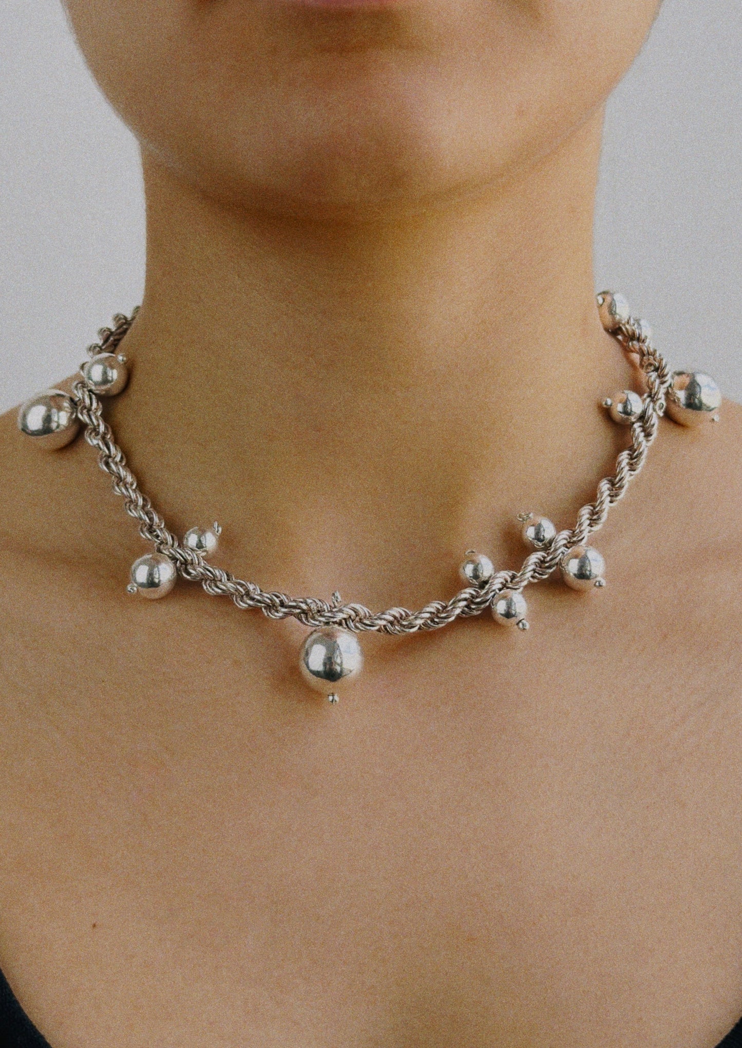 Collier - chaine en argent et boule d'argent