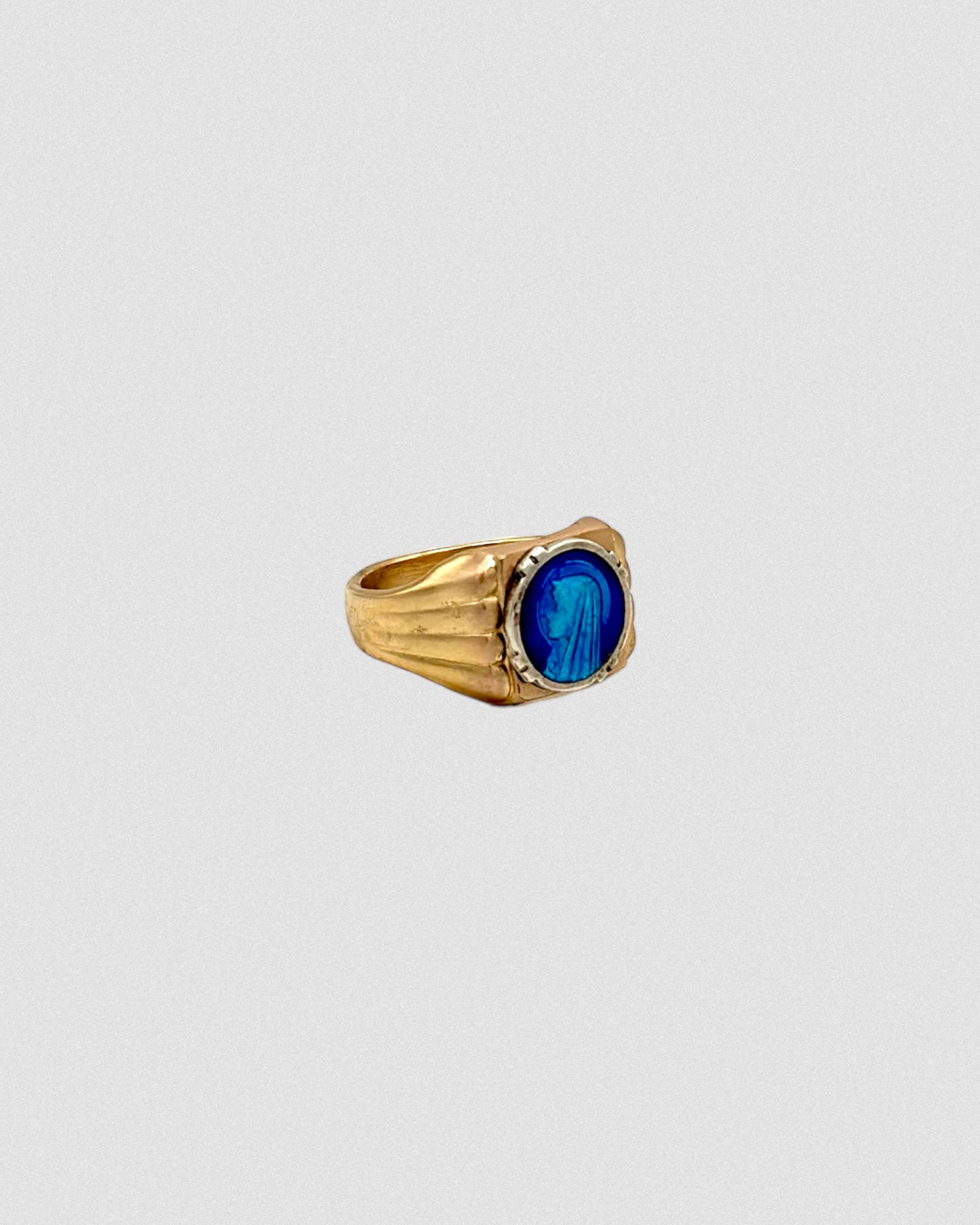 The blue signet ring - permanent